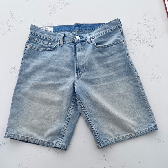 H&M Other - HM regular fit loose Jean shorts